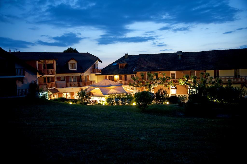 Hotel Les Bergeronnettes Champagneux Екстер'єр фото